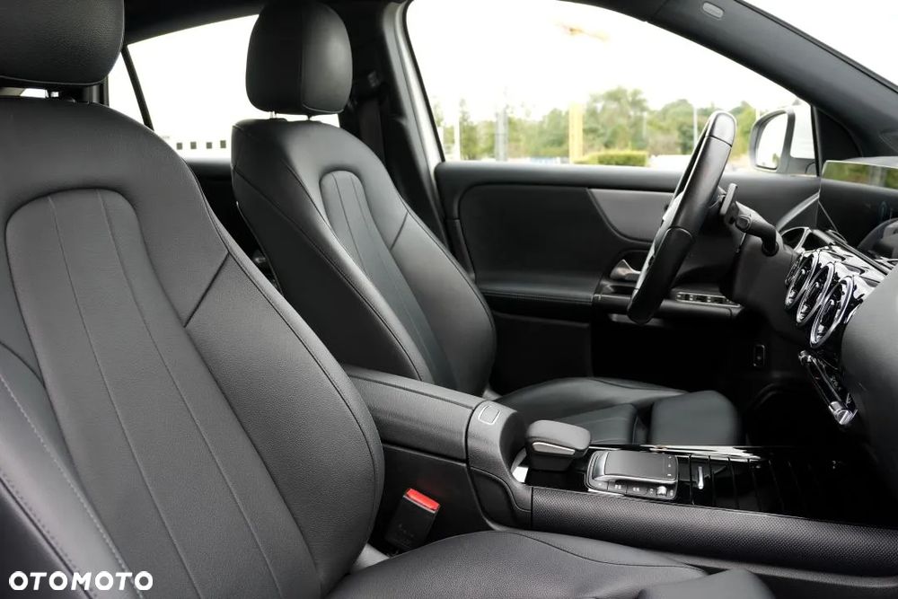 Mercedes-Benz GLA 200 Business Edition - 22