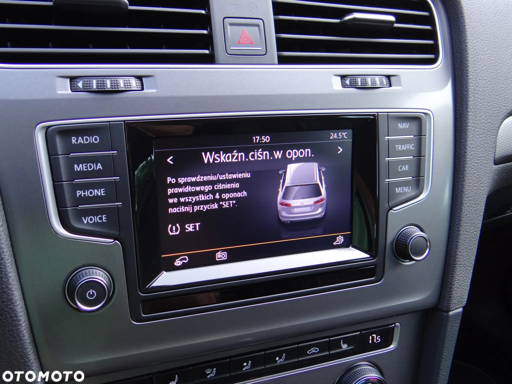 Volkswagen Golf 1.6 TDI BlueMotion Technology Lounge - 19