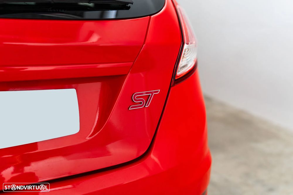 Ford Fiesta 1.6 EcoBoost c/ Pack Pele Desportiva ST - 33
