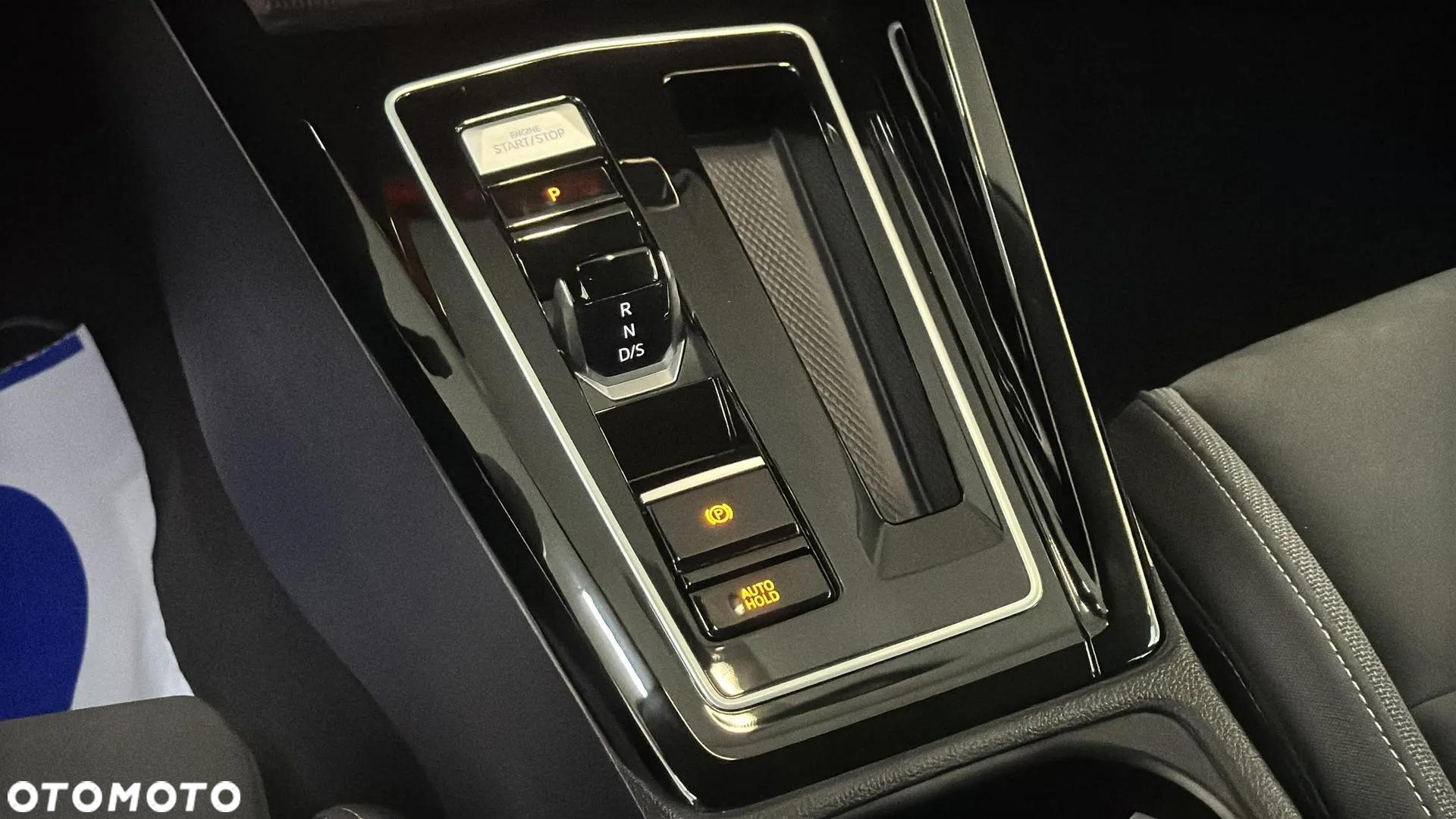 Volkswagen Golf VIII 1.5 eTSI EVO Style DSG - 17
