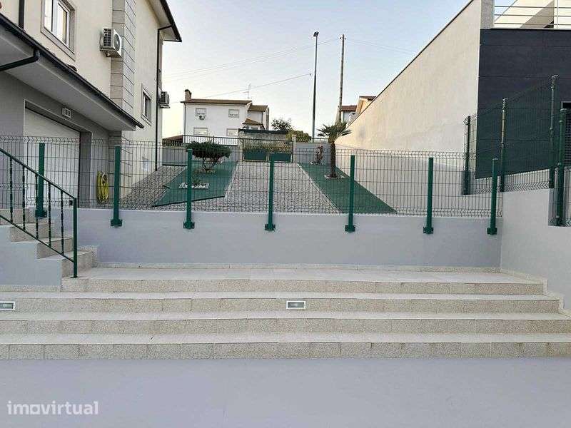 Vendo Vivenda Geminada com Vista Panorâmica – Chaves - Grande imagem: 3/11