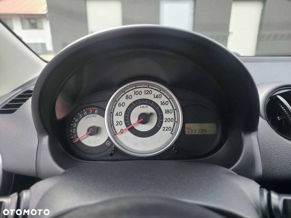 Mazda 2 - 18