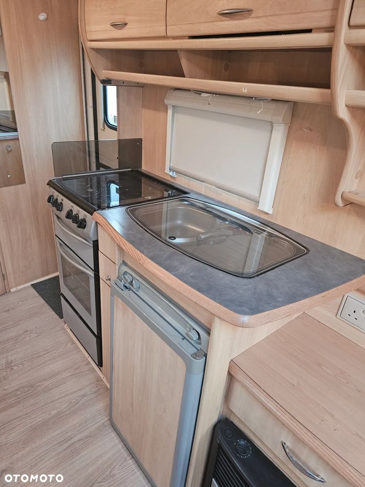 Hobby STERLING. WŁĄCZ FILMIK !!! 4 os. 2 SYPIALNIE. ŁÓŻKO PIĘTROWE. DUŻA ŁAZIENKA. NOWY SOLAR - 22