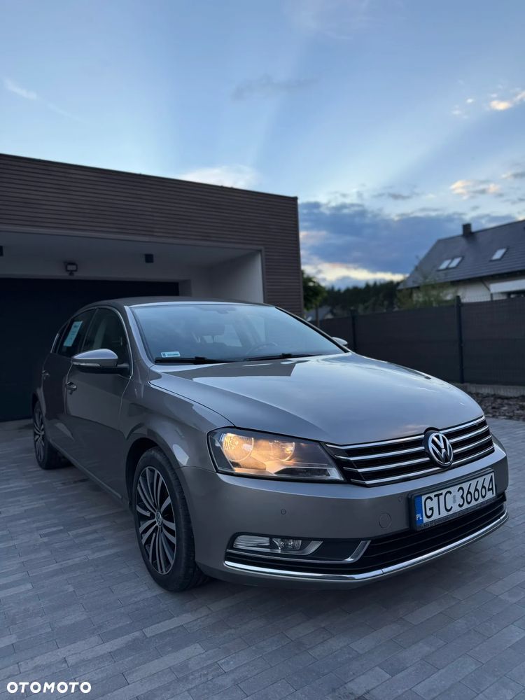 Volkswagen Passat - 4
