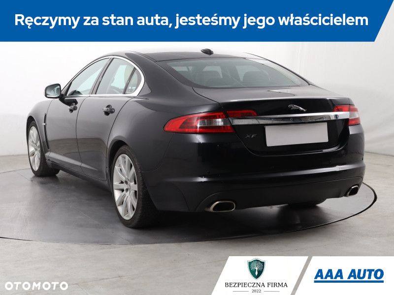 Jaguar XF - 5