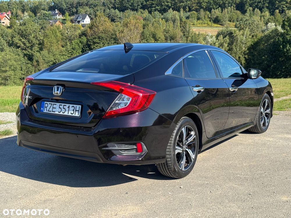 Honda Civic 1.5 i-VTEC Turbo Executive - 2