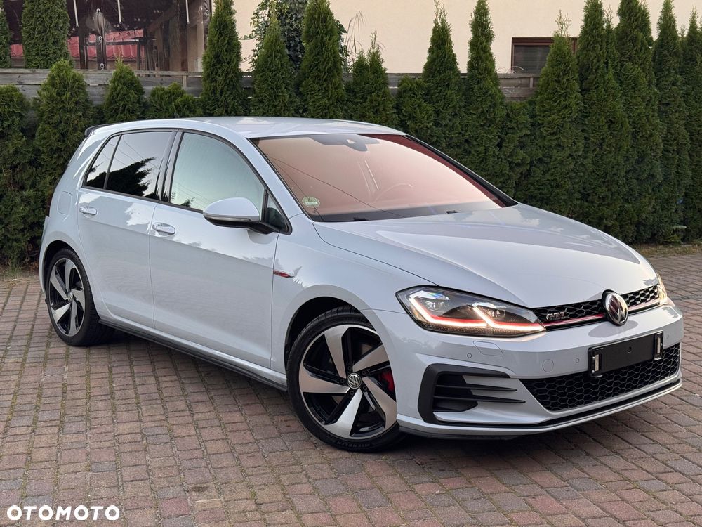 Volkswagen Golf GTI (BlueMotion Technology) - 14