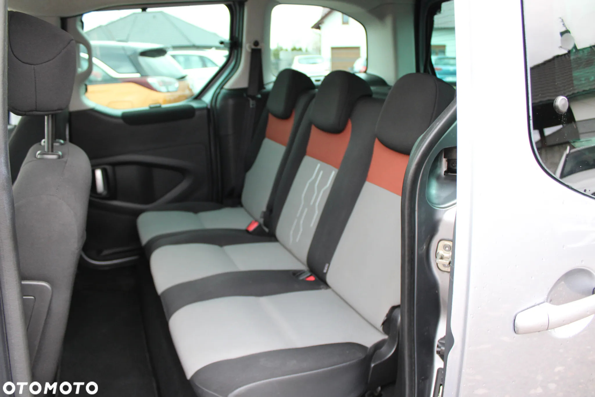 Peugeot Partner 1.6 BlueHDi Outdoor S&S - 9