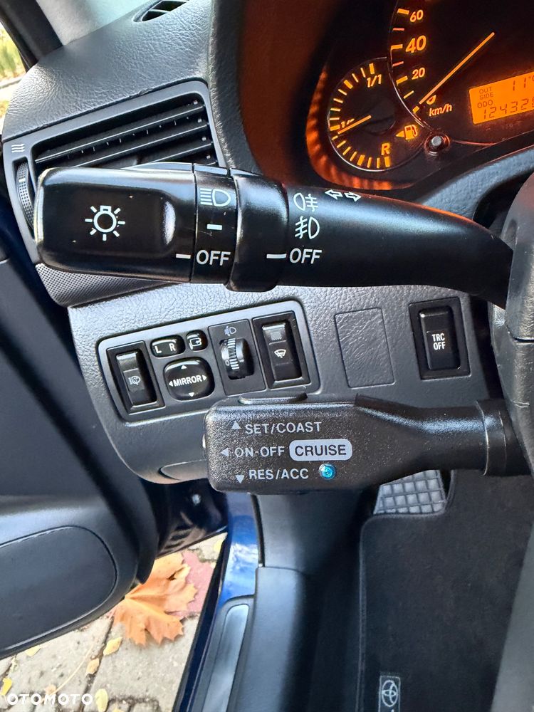 Toyota Avensis - 34