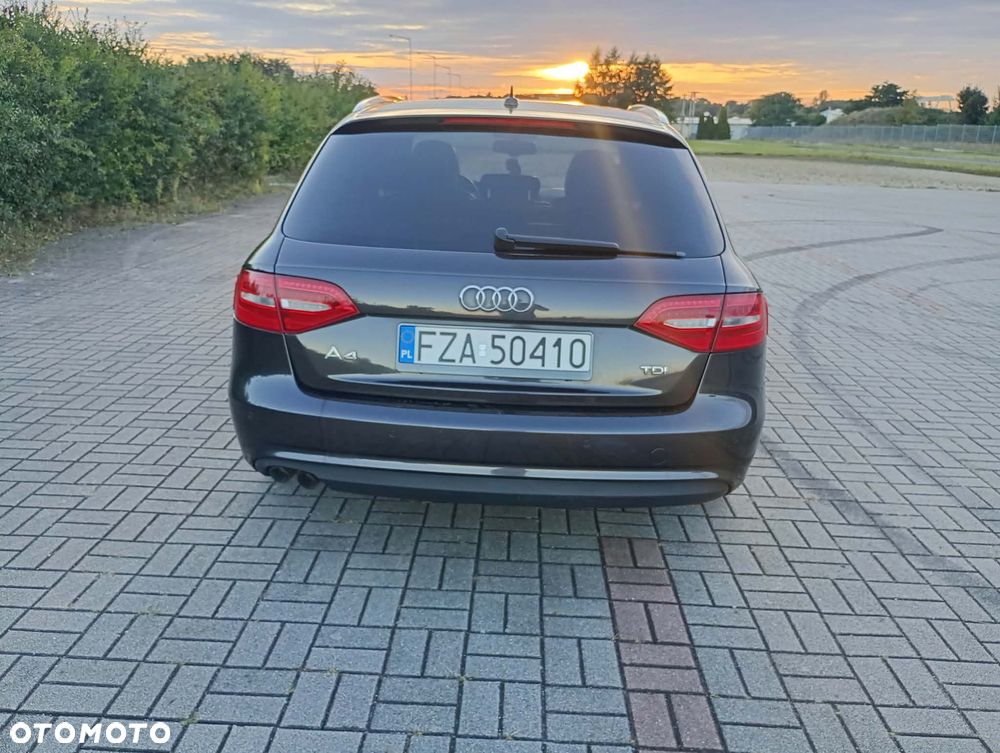 Audi A4 Avant 2.0 TDI DPF S line Sportpaket - 11