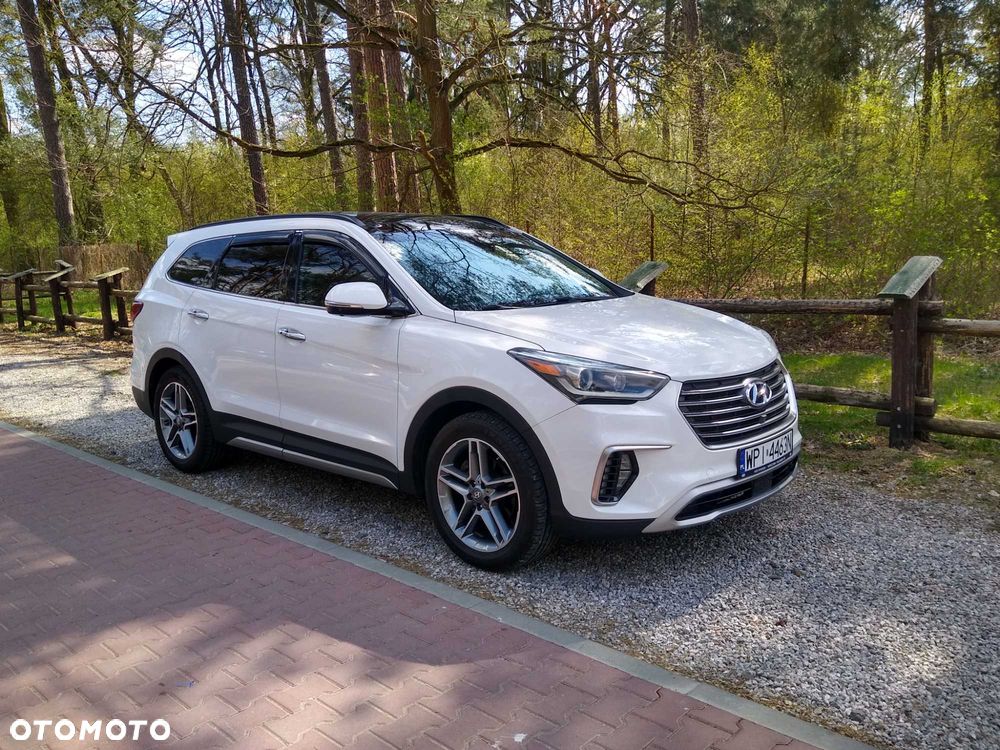 Hyundai Grand Santa Fe - 3