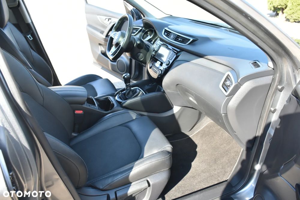 Nissan Qashqai 1.6 dCi DPF tekna - 14