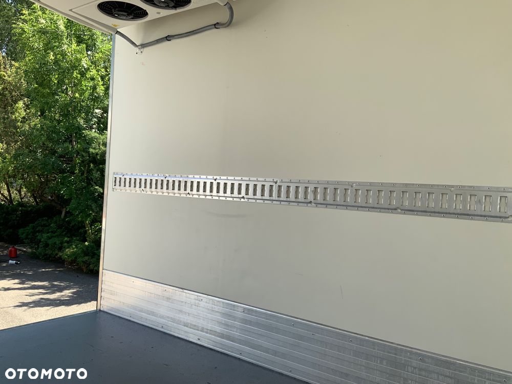 Mercedes-Benz SPRINTER - 22