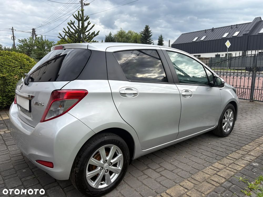 Toyota Yaris - 4