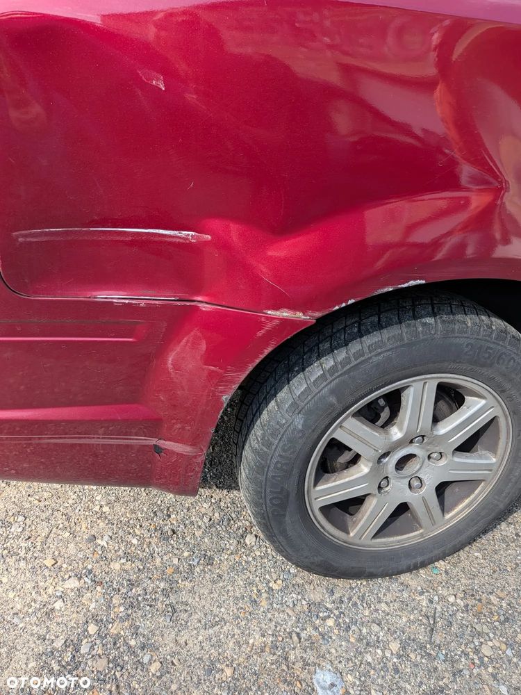 Chrysler Town & Country - 3