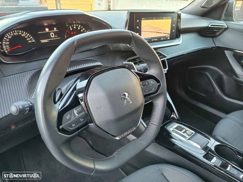 Peugeot 2008 1.2 PureTech Allure EAT8 - 17