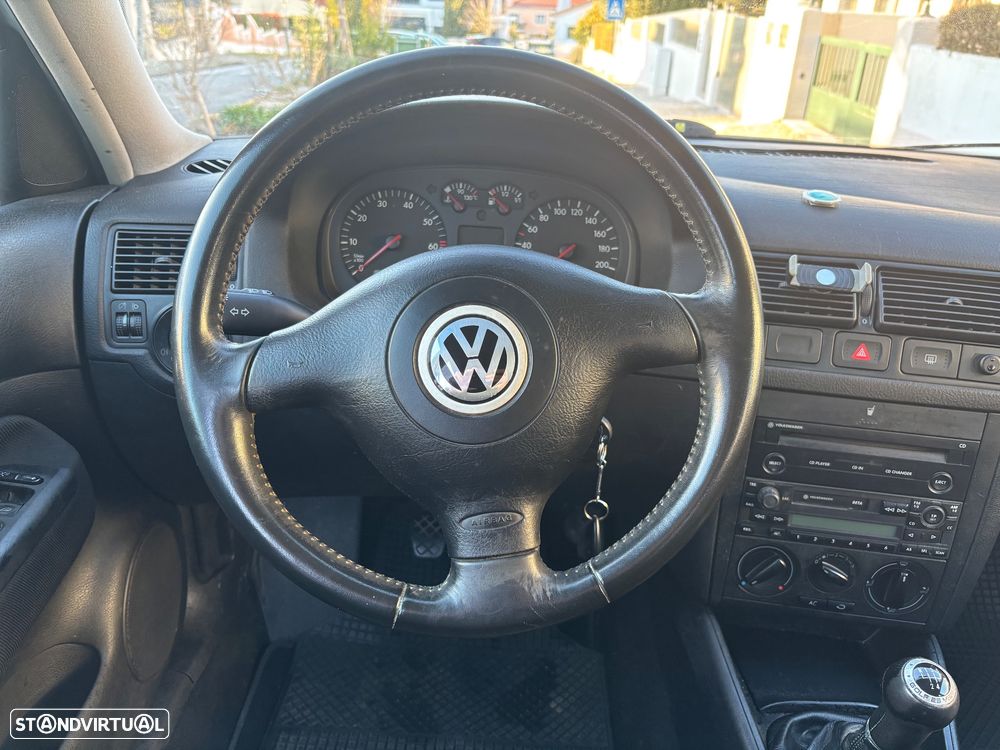 VW Golf 1.4i 25 Anos - 11