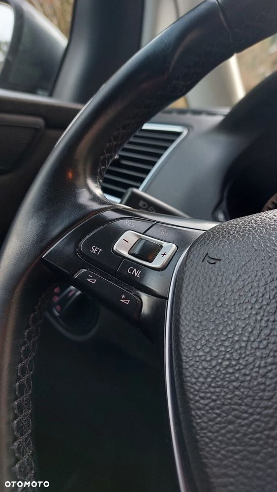 Volkswagen Sharan 2.0 TDI 4MOTION Highline - 24