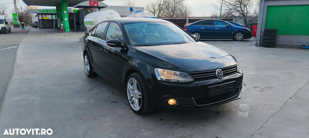 Volkswagen Jetta 1.6 TDI Blue Motion Technology Life - 16