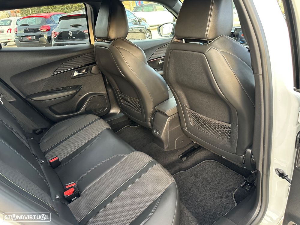 Peugeot 2008 1.2 PureTech GT Line - 25