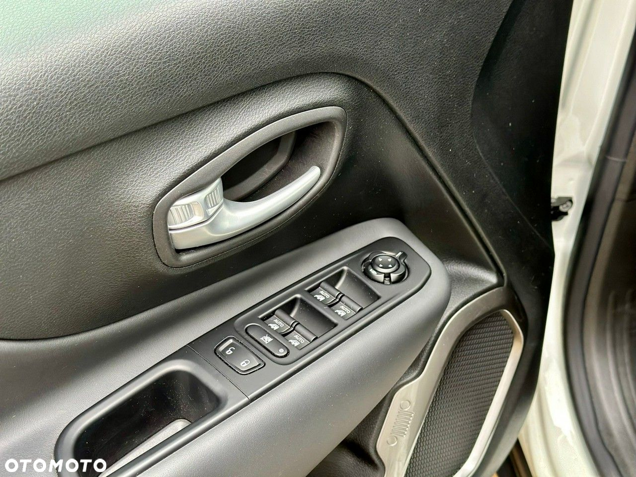 Jeep Renegade - 18