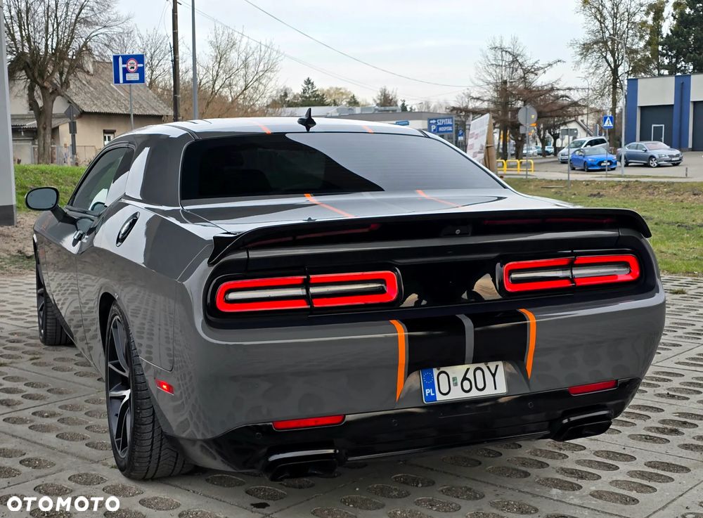 Dodge Challenger - 23