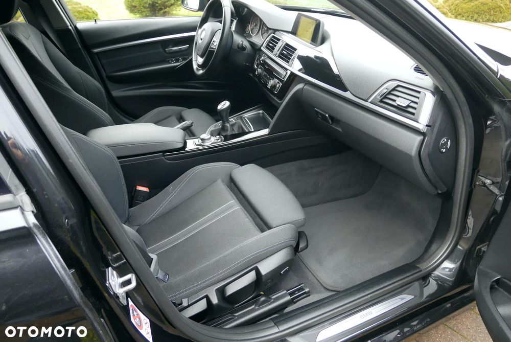 BMW Seria 3 318d Sport Line - 21