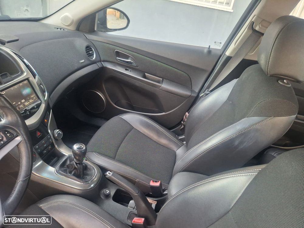 Chevrolet Cruze 1.7 VCDi LTZ - 8