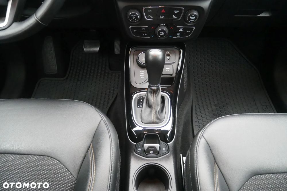 Jeep Compass 1.4 TMair Limited 4WD S&S - 13