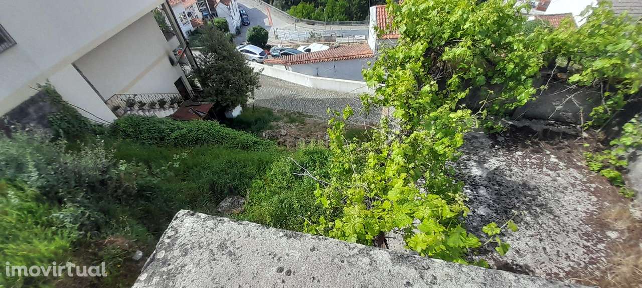 RUINA | NO CENTRO DA VILA | PAMPILHOSA DA SERRA | SERRA DO AÇOR - Grande imagem: 5/10