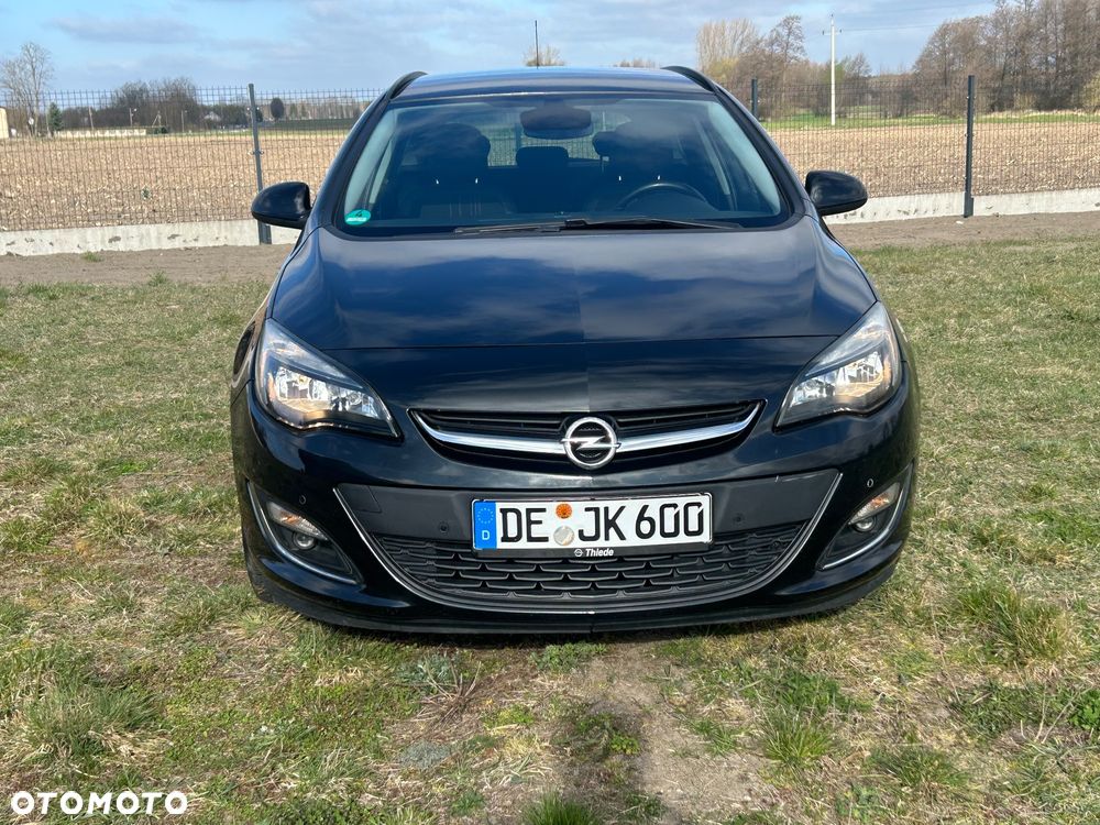 Opel Astra 1.4 Turbo 150 Jahre - 5