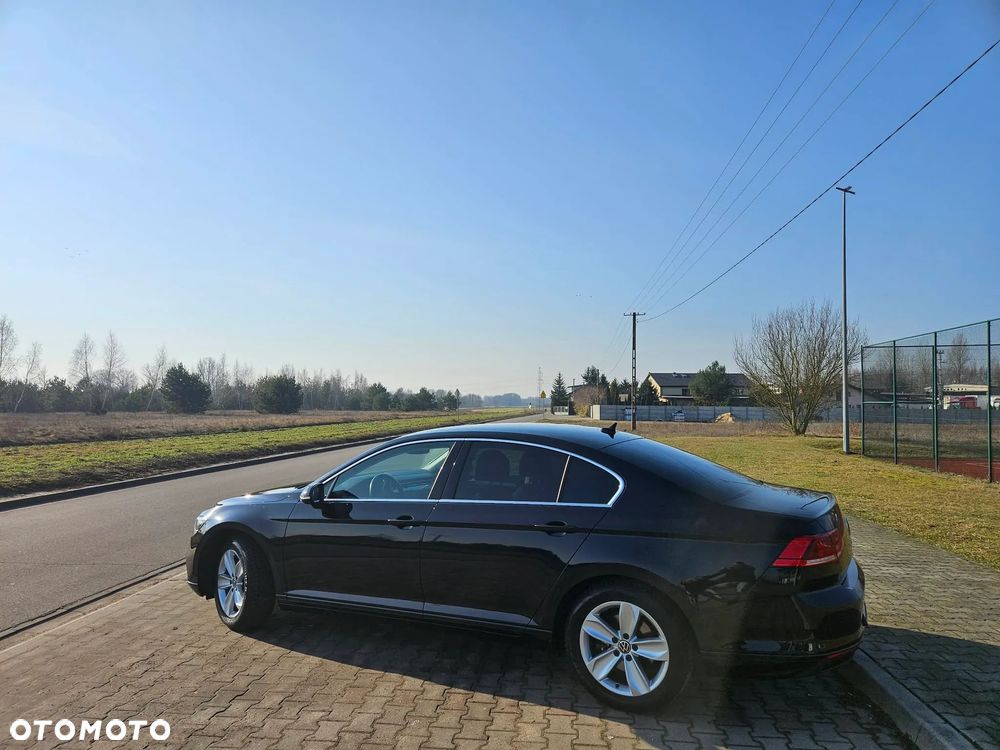 Volkswagen Passat - 8