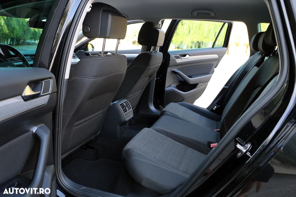 Volkswagen Passat Variant 2.0 TDI DSG Comfortline - 12