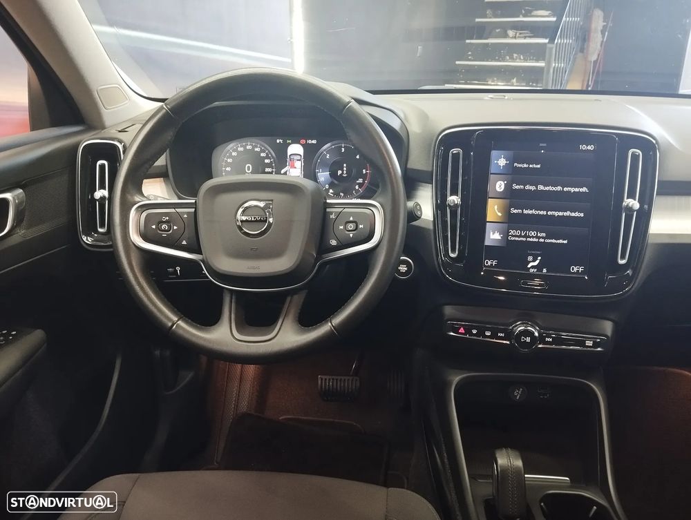 Volvo XC 40 2.0 D3 Momentum Geartronic - 14