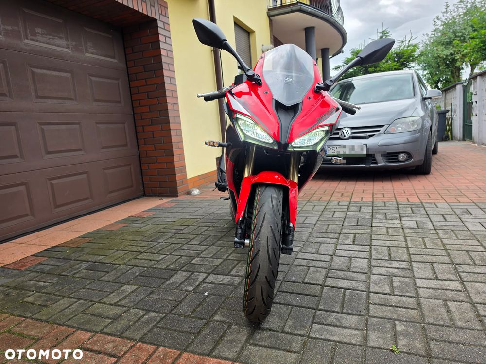 QJMOTOR SRK 125R - 10
