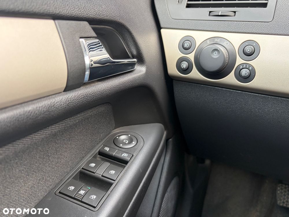 Opel Astra - 20