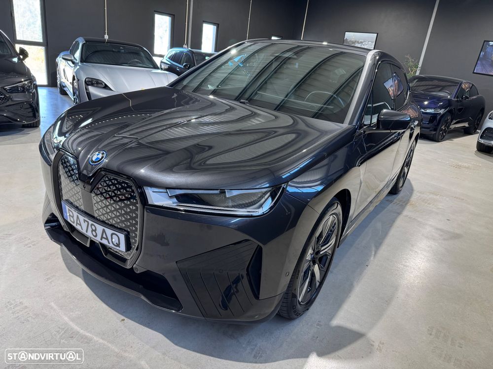 BMW iX xDrive 40 Pack Desportivo - 16