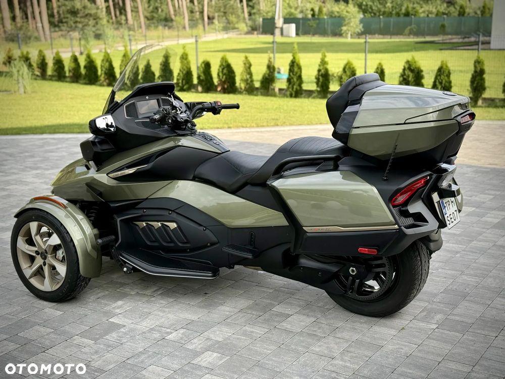 Can-Am Spyder - 12