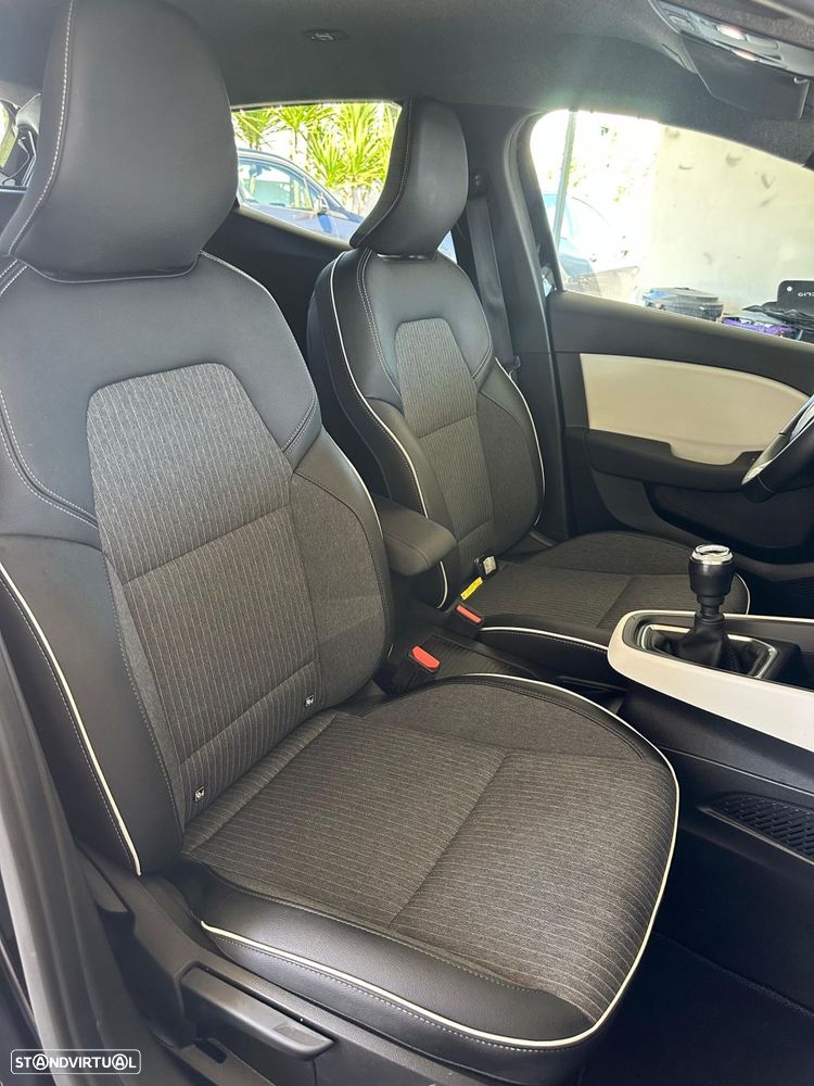 Renault Clio 1.0 TCe Techno Bi-Fuel - 12