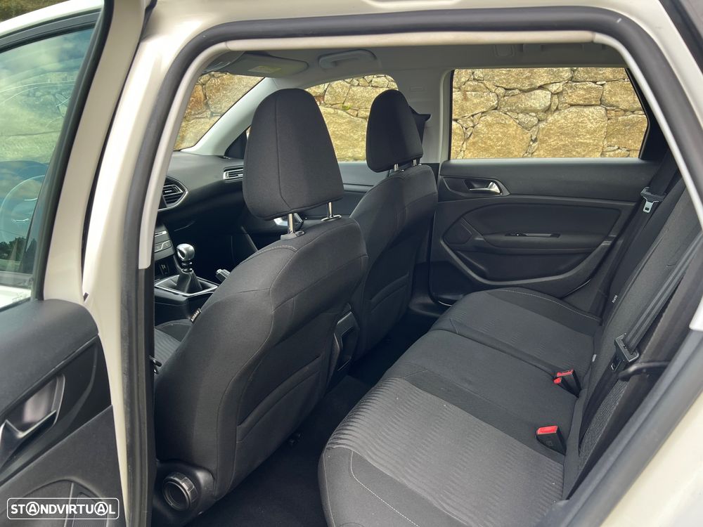 Peugeot 308 1.6 BlueHDi Allure J17 - 11