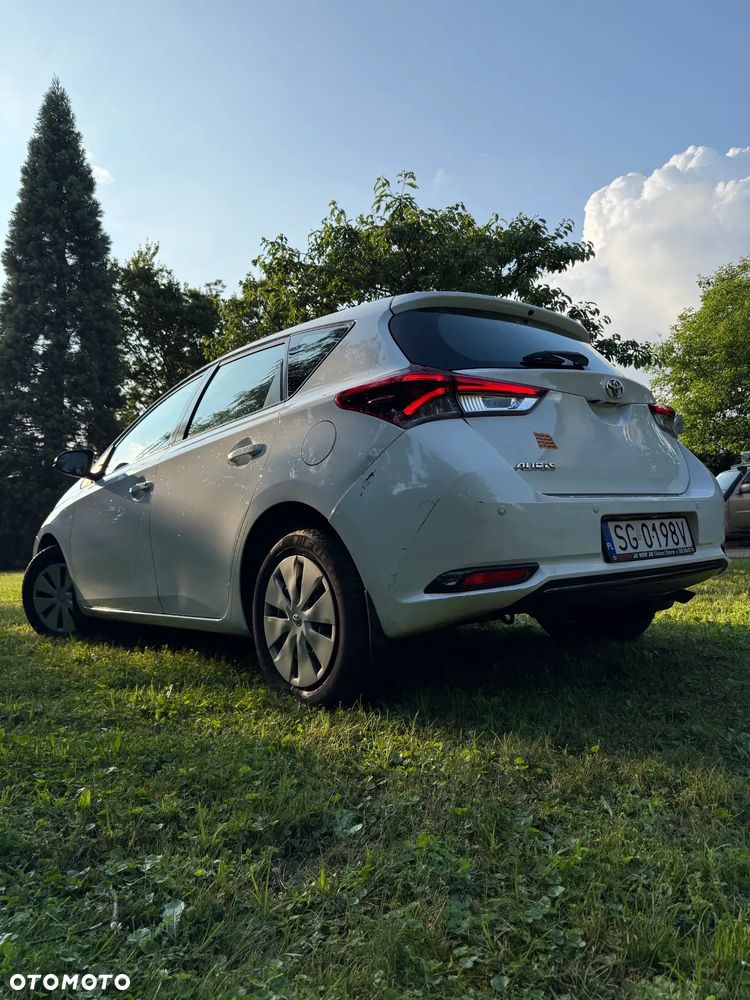 Toyota Auris - 12