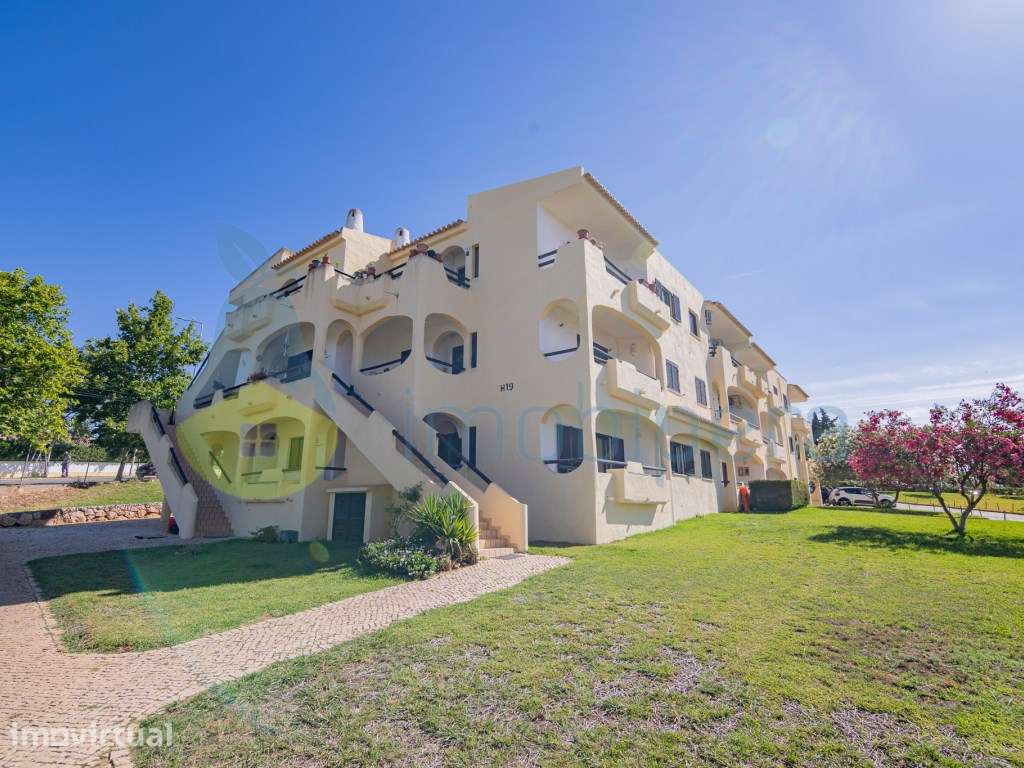 NÃO PERCA ESTA GRANDE OPORTUNIDADE! APARTAMENTO T1 ESPAÇOSO TOTALME... - Grande imagem: 2/27