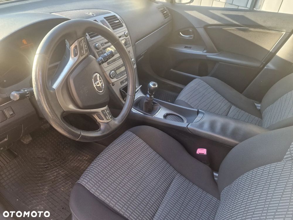 Toyota Avensis 1.8 Sol - 5