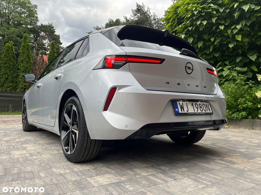 Opel Astra 1.2 T GS Line S&S - 4