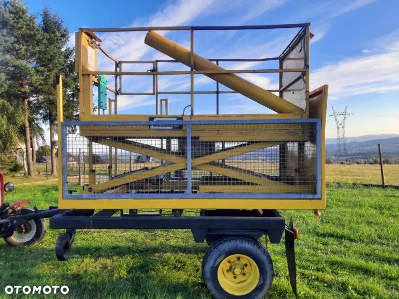 Inny platforma sadownicza zwyzka podnosnik nozycowy do ursuc  c 330  podest do obcinania galezi konserwacji rynien - 11