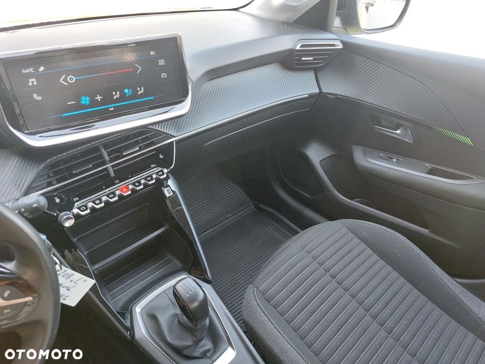 Peugeot 208 - 20