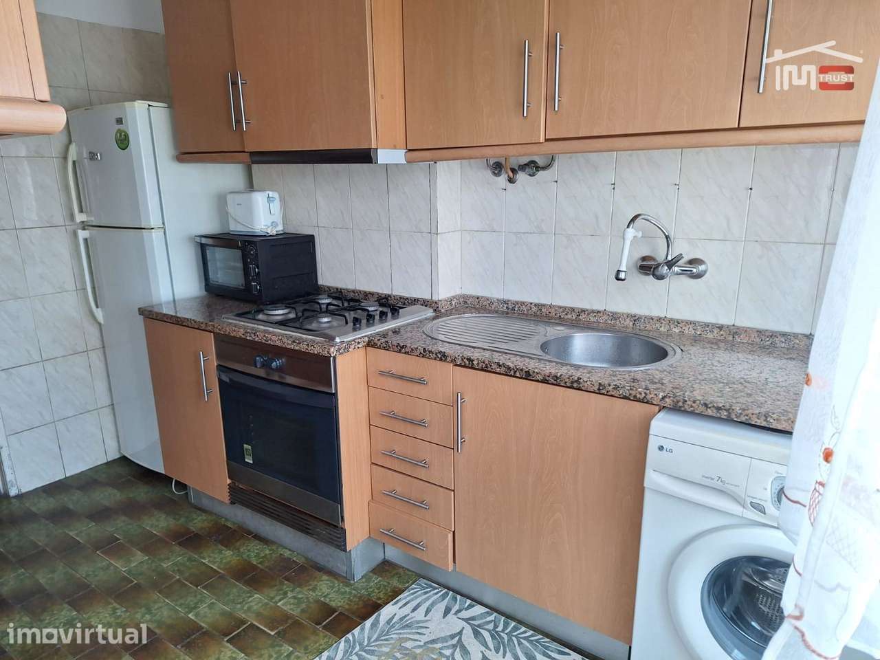 Apartamento T3 com Vista Desafogada e Excelente Localização! - Grande imagem: 2/16