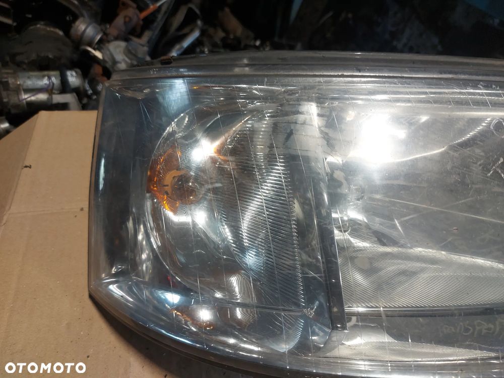 Lampa prawa przednia VW Transporter '06r ANGLIK - 4