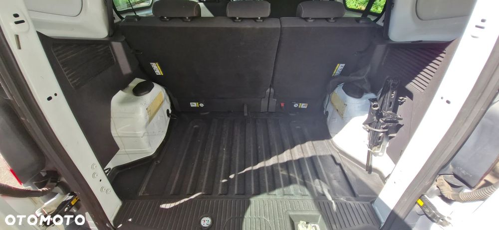 Ford Transit Courier - 9