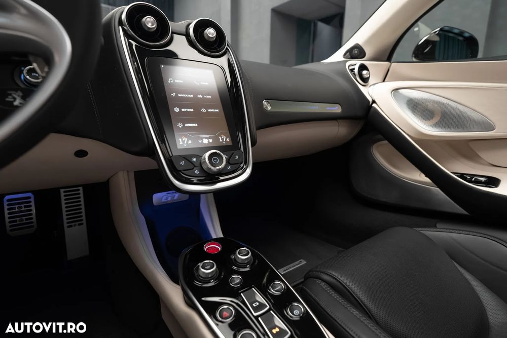 McLaren GT Standard - 20